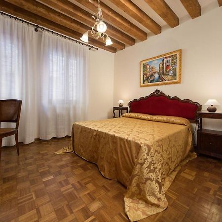 Апартаменты At 2 Minutes From San Marco Square Венеция Экстерьер фото