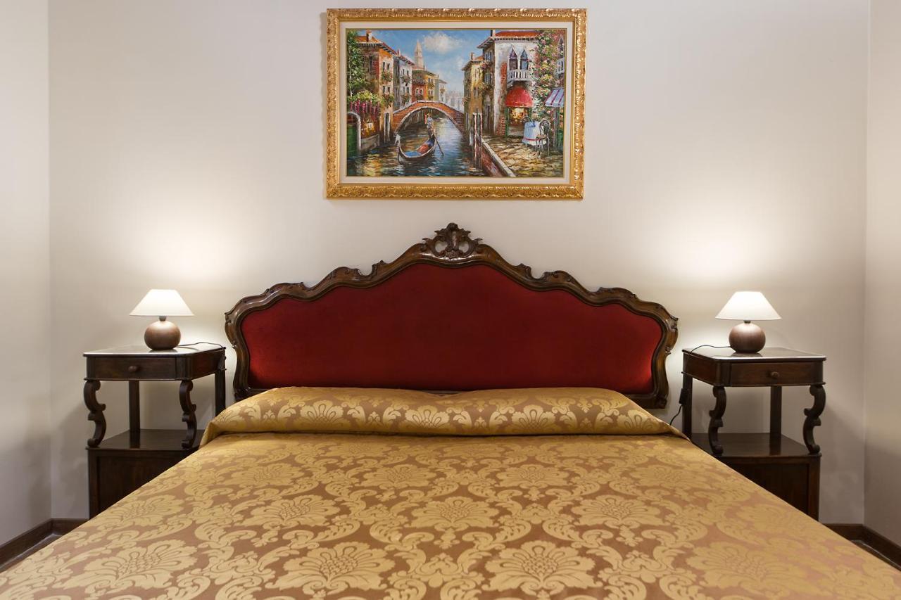 Апартаменты At 2 Minutes From San Marco Square Венеция Экстерьер фото